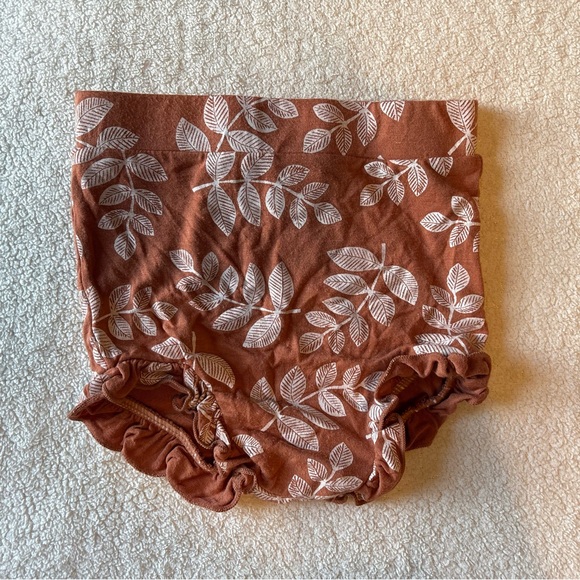 Spearmint Love Leaf Print Ruffle Bloomer. Dark Tan Color. Sz 12-18 months - Picture 1 of 3